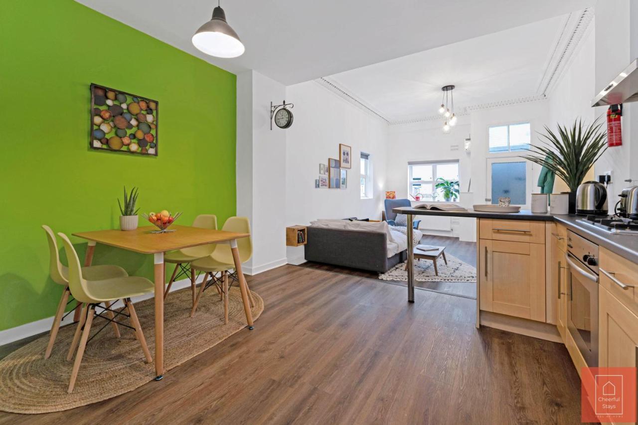Cheerful Stays: Spacious Flat In Vibrant Leith EDI Exteriér fotografie